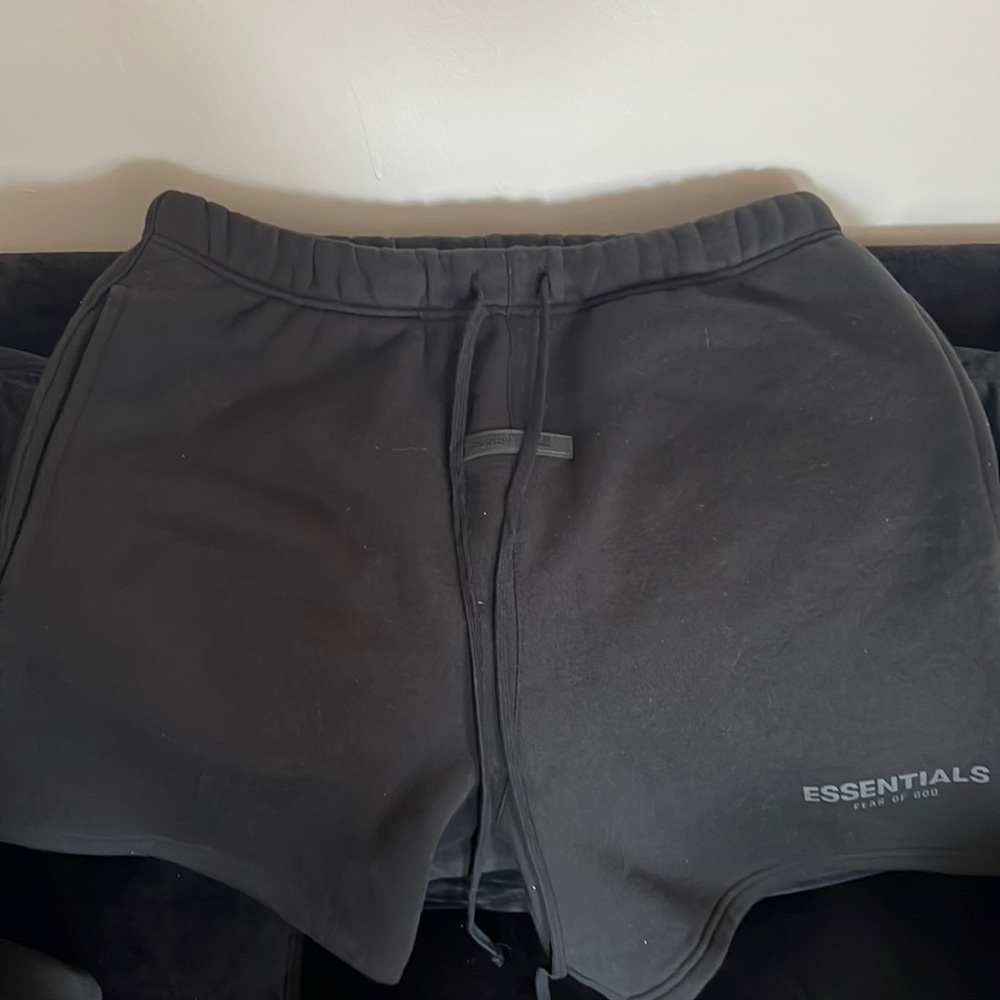 Fear of God ESSENTIALS sweat shorts